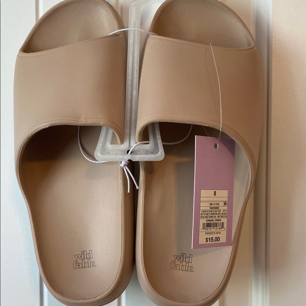 Wild Fable Beige Slide Sandals